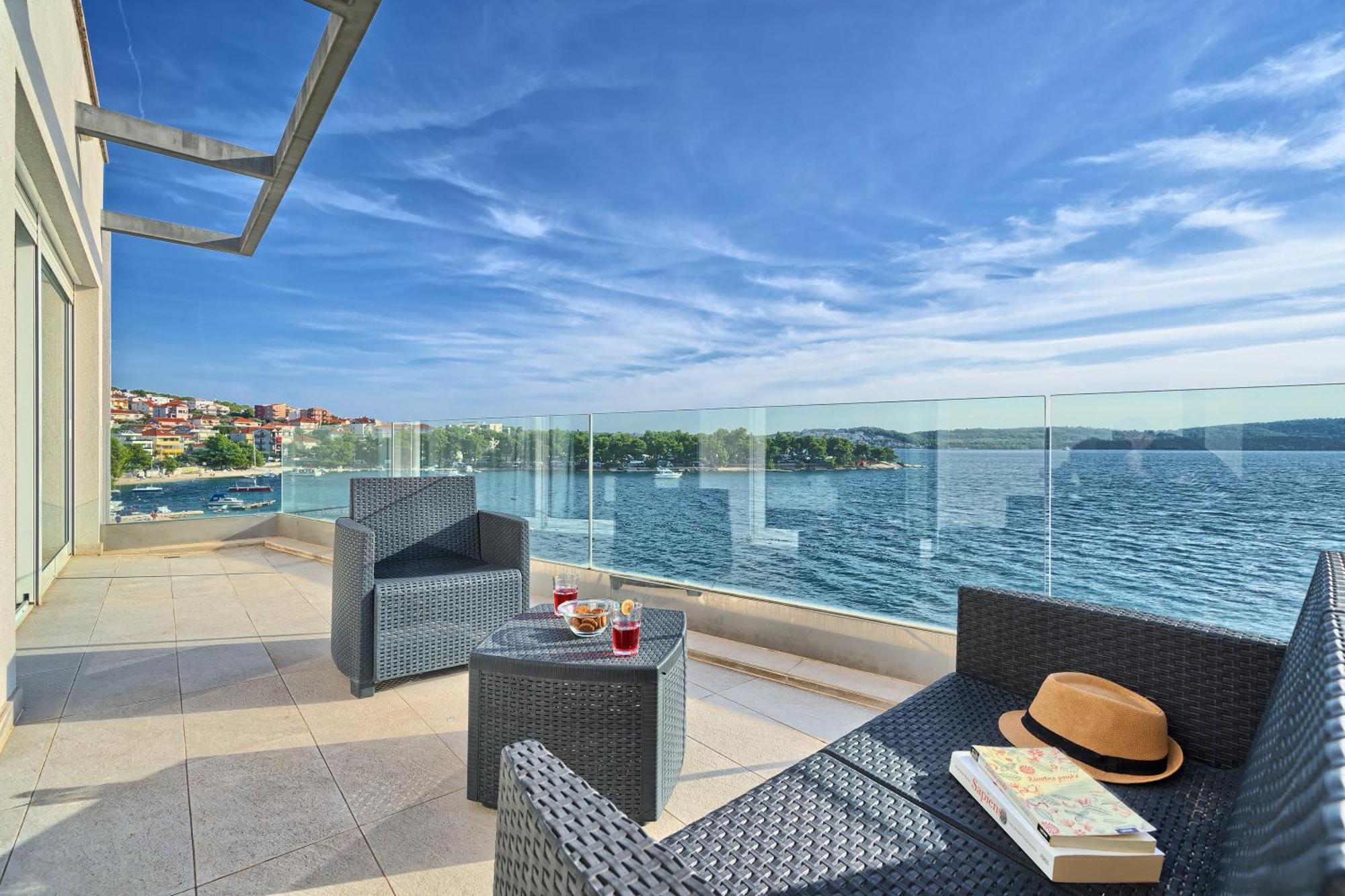 Livingstone Beach House Trogir Room photo